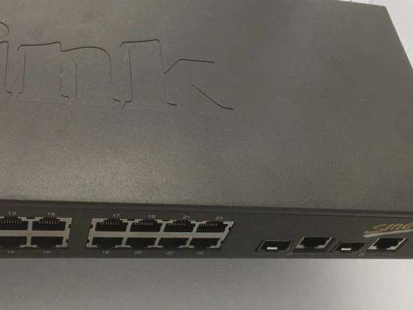 D-link gigabit switch 24 port w / gig pt copper sfp, smart - Image 3 of 4