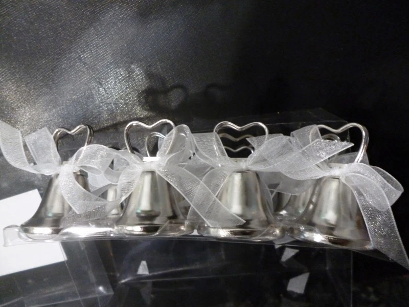 Paquete de 12 tarjeteros únicos de plata con campana para lugar de boda, 2" - 95234 Foto 2 de 2