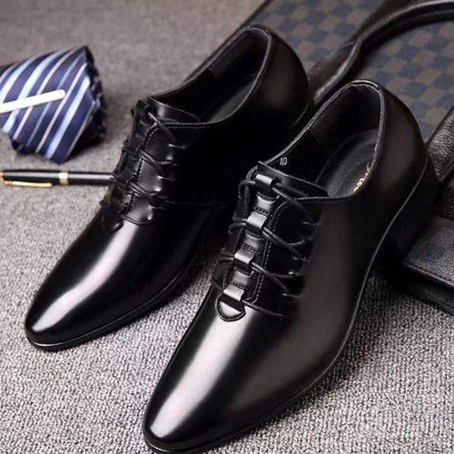 Chaussures décontractées d'affaires respirantes pour hommes bout pointu chaussures formelles microfibre cuir