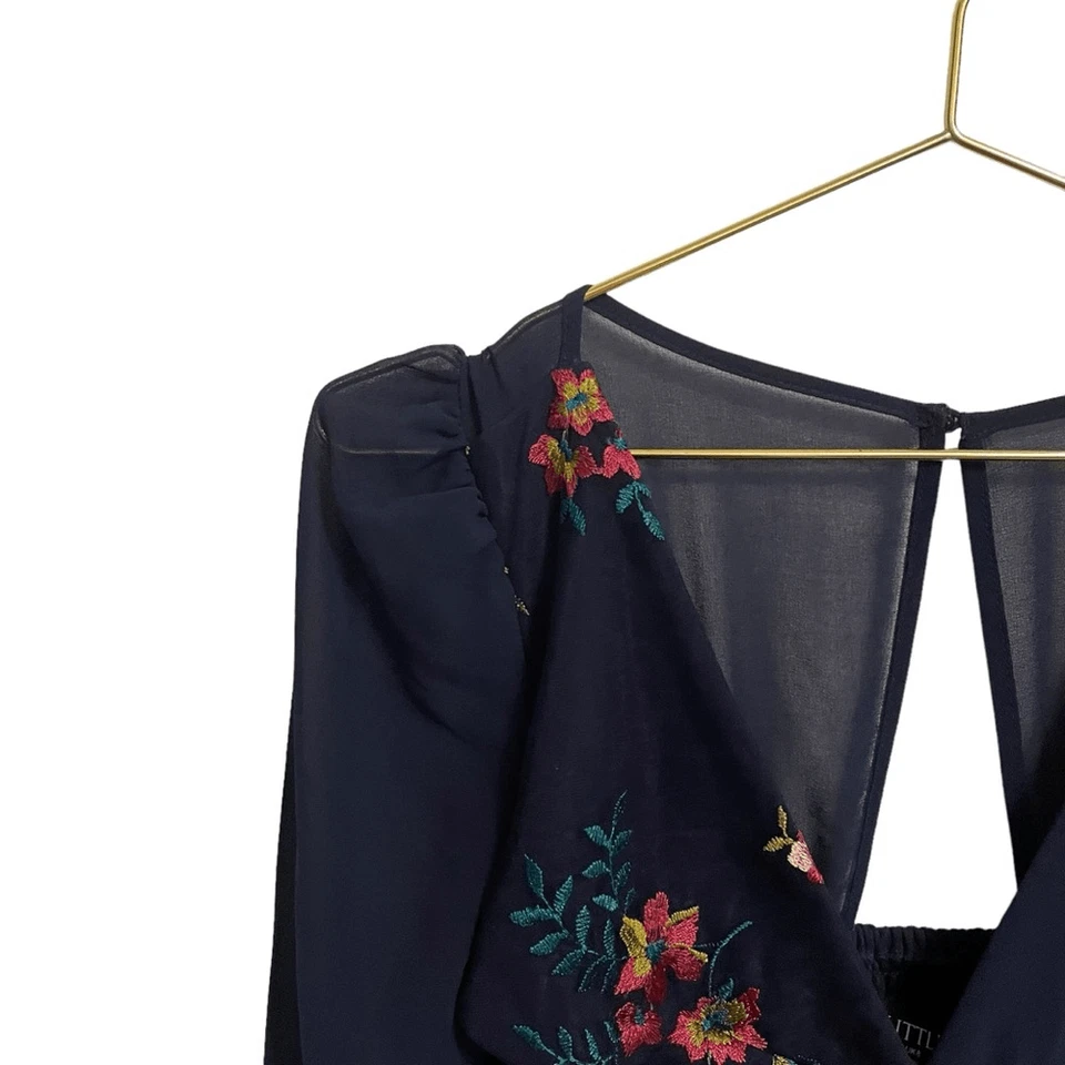 Платье ASOS Little Mistress для беременных темно-синее с цветочной вышивкой размер 4 - Изображение 3 из 4