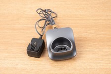 Base de teléfono inalámbrico Panasonic PNLC1017 YA y adaptador PNLV226 carbono