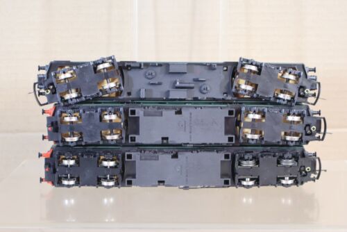 LOCOMOTIVE DIESEL HORNBY R369 BR VERTE CLASSE 110 DMU LOT DE 3 VOITURES COMME NEUVE EN BOÎTE om - Photo 8 sur 11