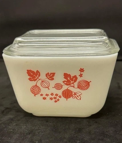 Vintage PYREX Pink Gooseberry 501-B 1-1/2 Cup Refrigerator Dish & Lid