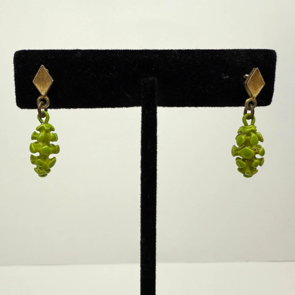 Pendientes colgantes vintage de piña verde tono dorado bisutería retro Foto 2 de 4