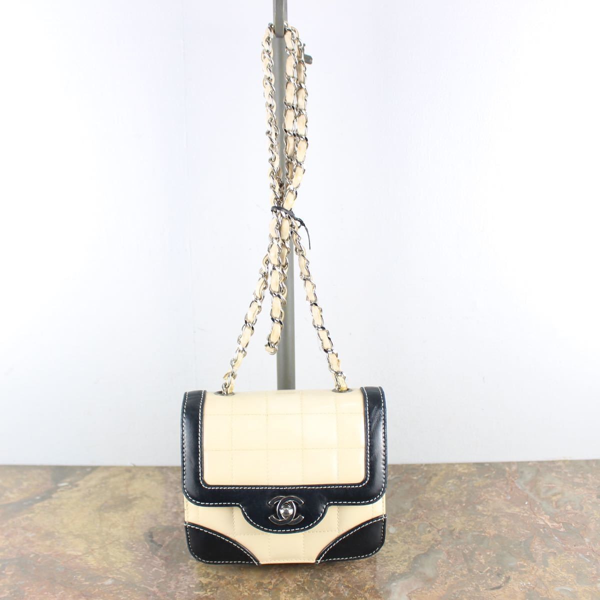 CHANEL Chocolate Bar Coco Mark Turn Lock Bicolor Mini Chain Shoulder Bag