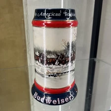 BUDWEISER CS167GOLD A PERFECT CHRISTMAS WHOLESALER GOLD BEER STEIN MUG 1990