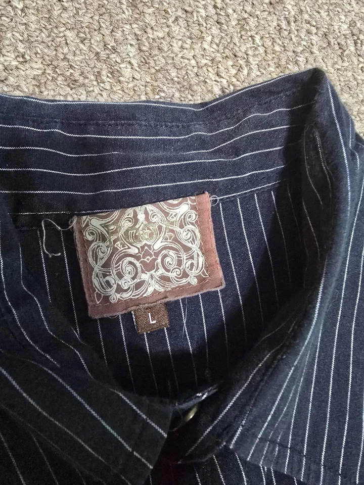 Camisa bordada Roar Signature masculina listra preta com botões G/S tamanho Gg - Imagem 3 de 4