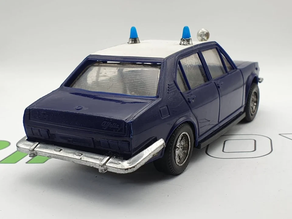 Alfa Romeo Alfetta Carabinieri Plastic Eurostil 1/24 - Image 2 of 4