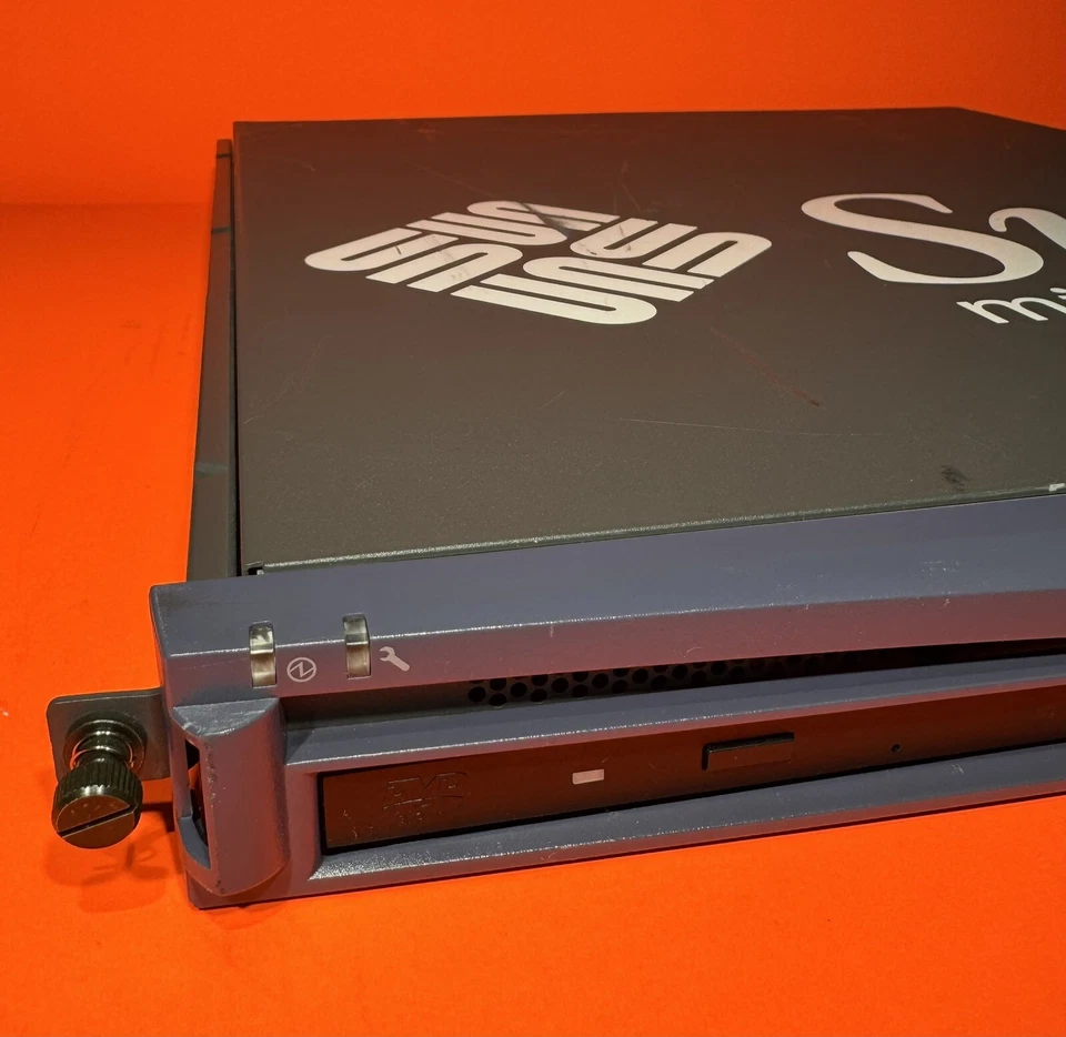 Sun Netra 120 Server 650MHz CPU, 512MB Memory, 2x 36GB HDD, DVD-ROM, Vintage Sun - Image 4 of 4