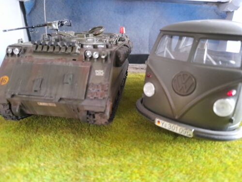 M 113 (plastica) + autobus VW '62 (metallo) - esercito tedesco, 1/35, Tamiya o Revell, Welly - Foto 1 di 7