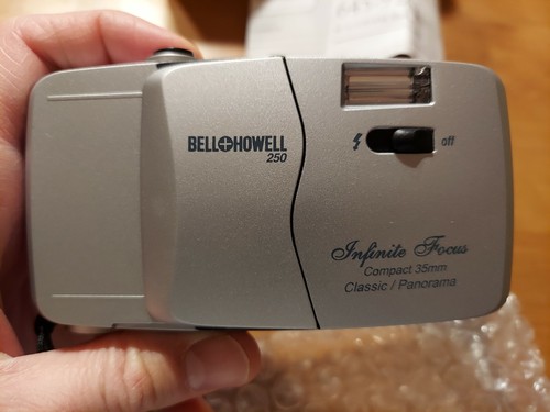Bell Howell 250 NP 35 mm Compact Classic Camera Antique Vintage BRAND NEW READ - Picture 11 of 11