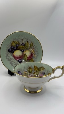 Aynsley Orchard Obsttasse & Untertasse signiert D. Jones mintgrün schwer vergoldet