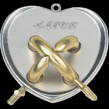 Cast Amour - Hanayama Metal Puzzle
