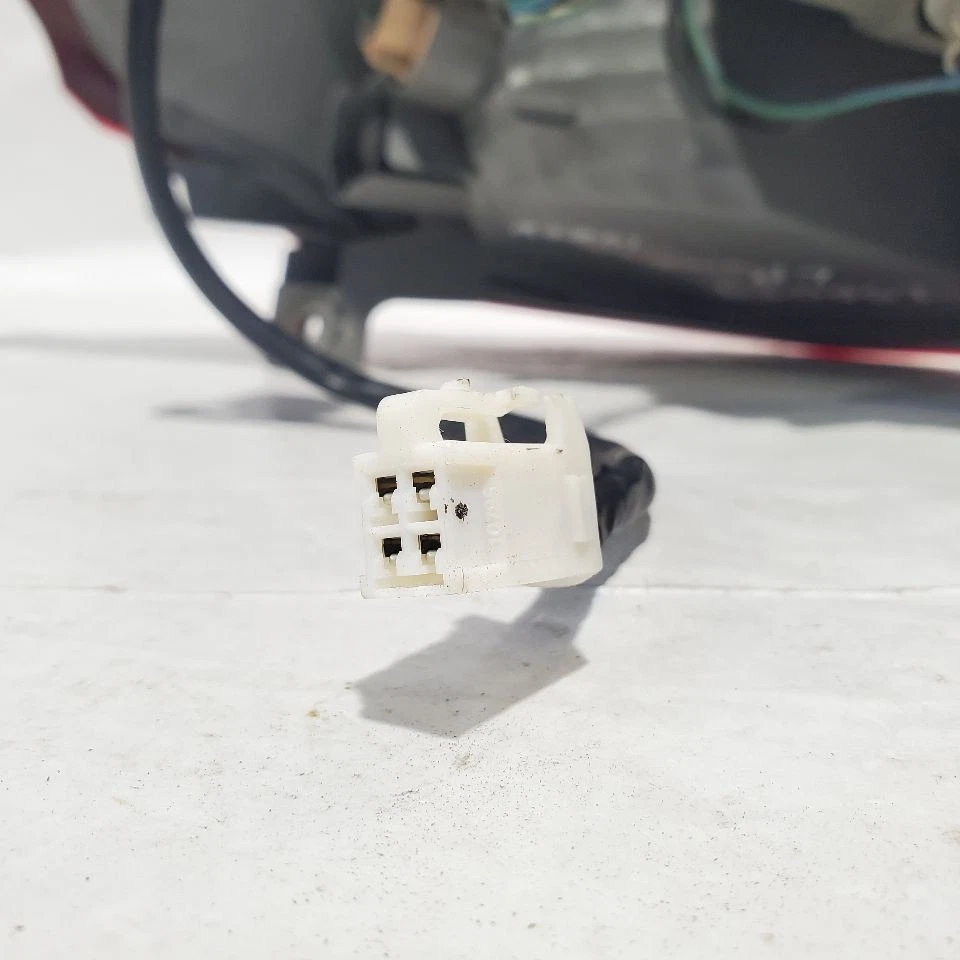 2006 2007 Subaru Outback Legacy EZ30D OEM Left Taillight Quarter Mounted - Image 4 of 4