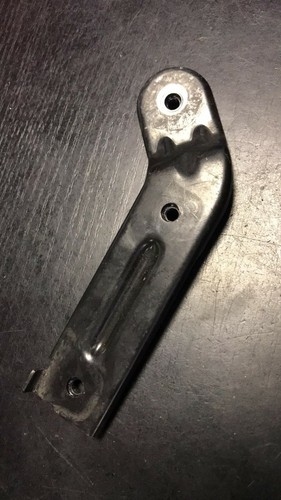 VW Passat B6 Scheibenwischermotorhalter 3C2955633A