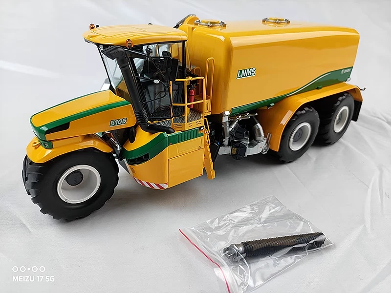 TEKNOPloeger Oxbo  AT5150 LNMS  Slurry Tanker  NEW IN BOX    1:32 - Image 3 of 4