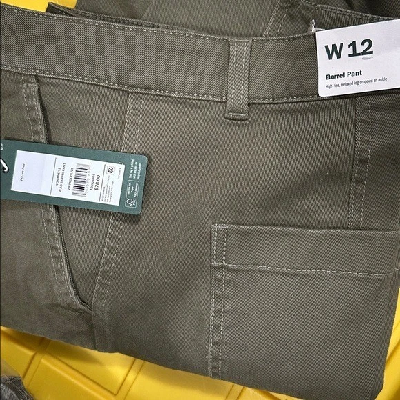 Pantalón para mujer Alpine Design vintage Olive Barrel tiro alto relajado recortado nuevo con etiquetas 12 Foto 4 de 4