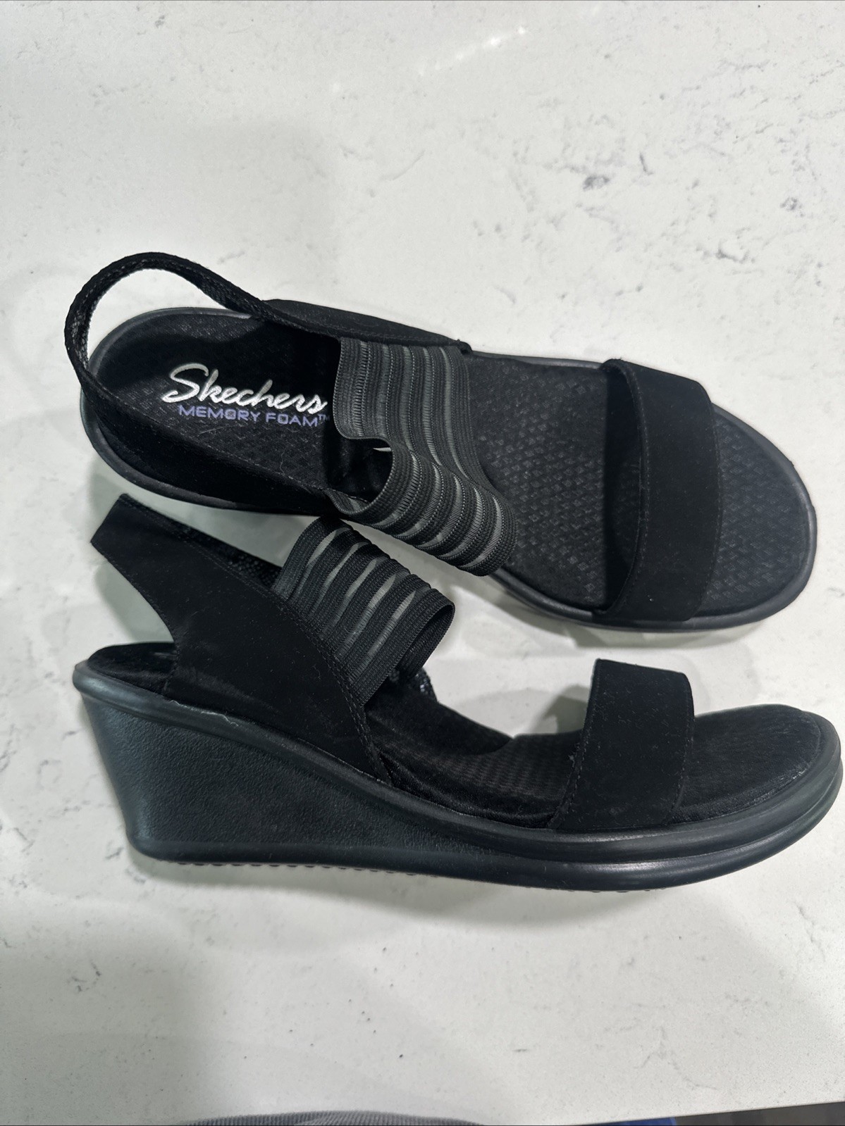 APL Sandali con zeppa Skechers taglia 10 neri Rumblers memory foam scarpe comode leggere