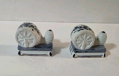 Vtg Spinning Wheel Salt Pepper Shaker Set Blue Floral Ceramic Handpainted #236