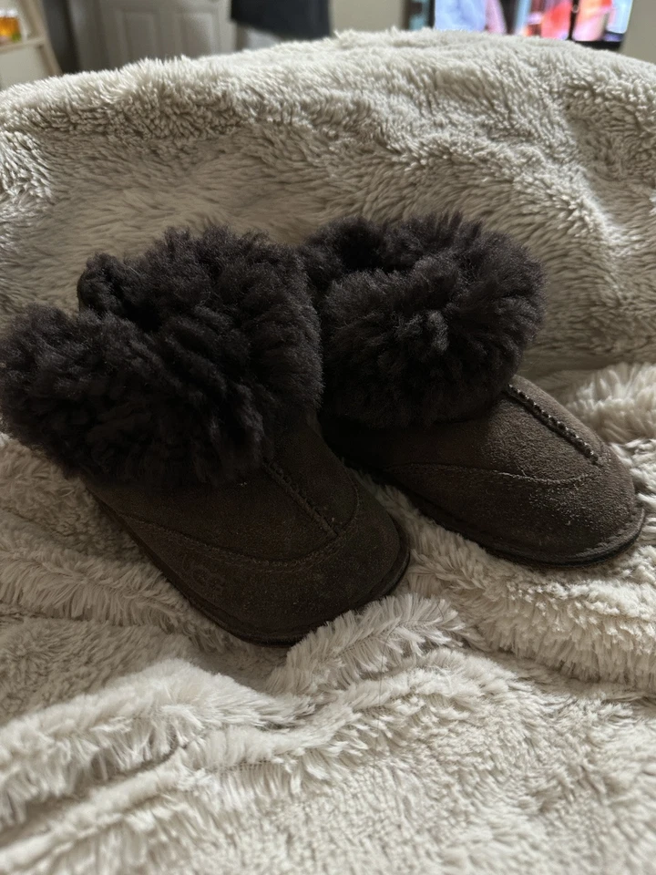 Ugg Australia Baby Boo Cuero Marrón Estilo Infantil 1979 Talla S (0-6 Meses) Foto 4 de 4