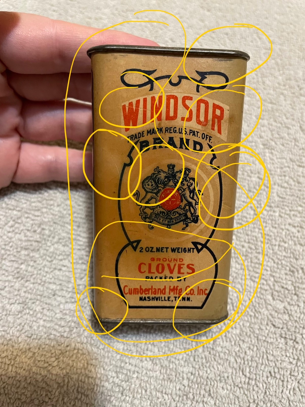 VTG  Windsor Brand Cloves Paper Body Metal Top and Base Spice Tin 2 ounces TN