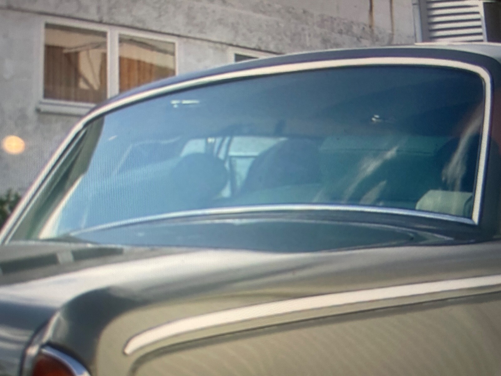 ROLLS ROYCE   SILVER SHADOW  REAR WINDSHIELD  66 TO 80