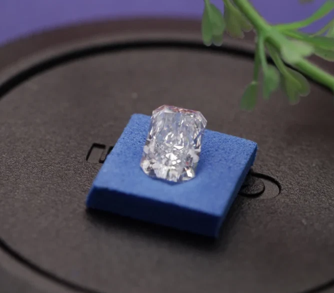 1.72 Ct RADIANT Cut 6x8 F Color VS1 Clarity Certified Lab Grown CVD Diamond - Image 4 of 4