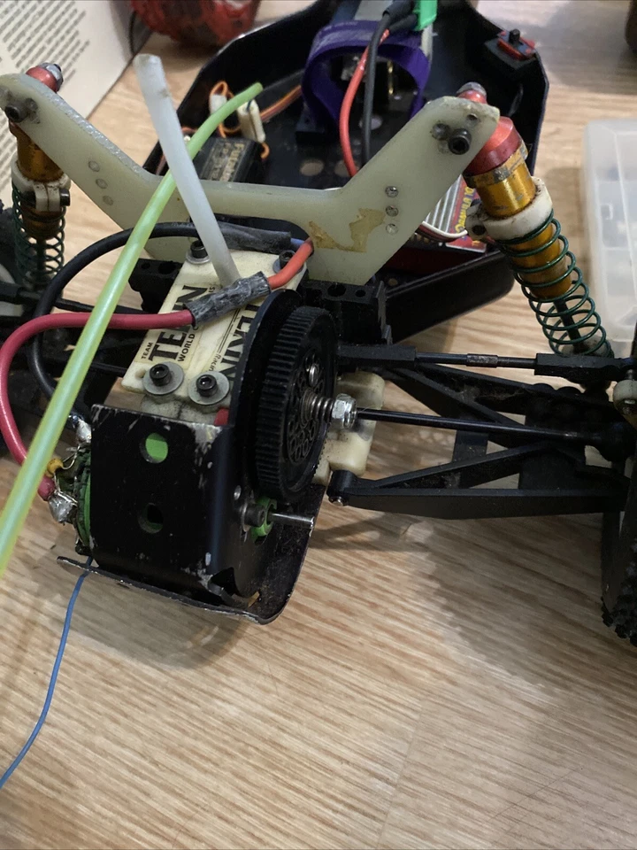 Team Associated RC10T #7011 Futaba Remote Control AS/IS Untested - Image 4 of 4