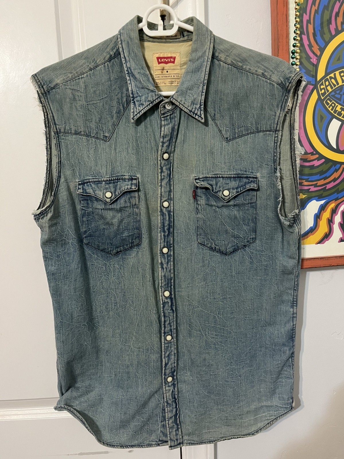 Men’s medium Levi’s denim sleeveless cut-off vintage western pearl button shirt