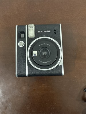 Fujifilm Instax Mini 40 Instant Film Camera Black Tested Works Great