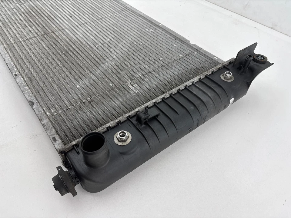 2001-2007 Chevrolet Silverado 1500 conjunto de radiador de refrigeração do motor fabricante de equipamento original - Imagem 2 de 4