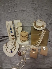 Vintage Signed Costume Jewelry Mixed Lot Monet, Napier, Mimi Di N+more 19 pieces