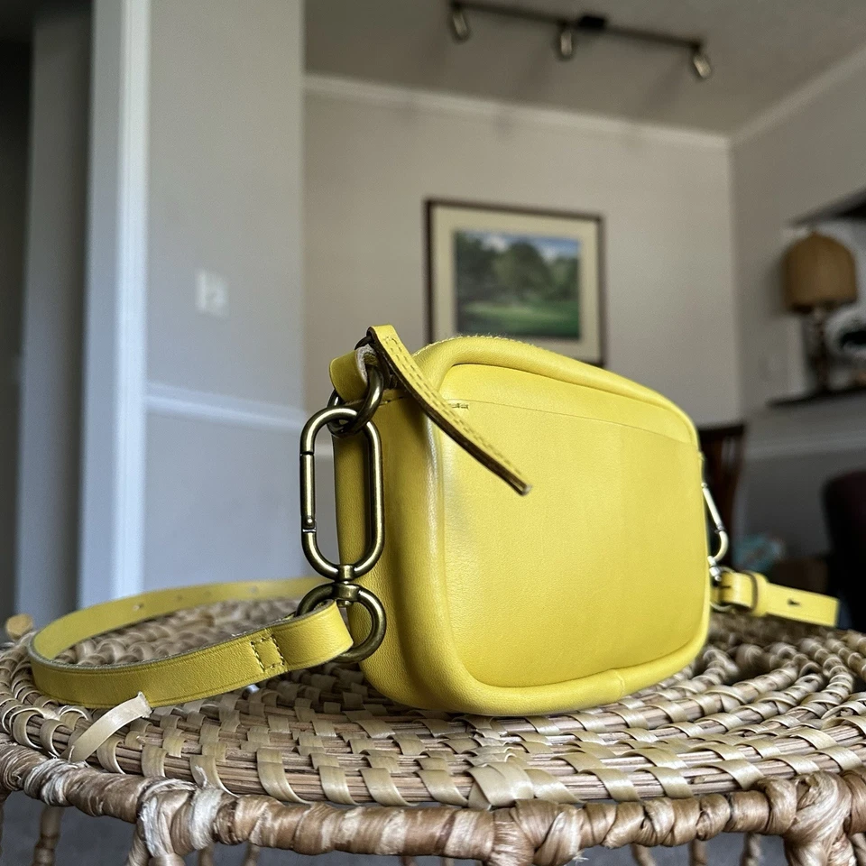 Mini Bolso Bandolera Madewell The Leather Mosquetón, Mini Cartera Amarilla Mostaza Foto 2 de 4