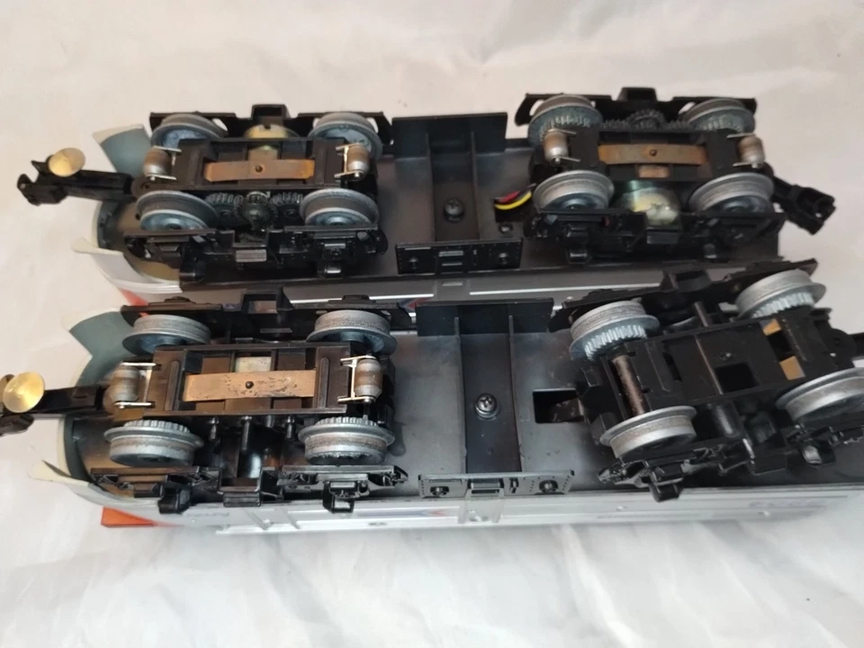 Lionel Amtrak # 8903 & 8904 Alcos Diesel & Dummy Locomotives Nice!! - Image 4 of 4