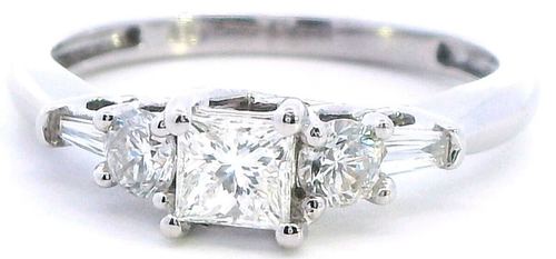Elegant 18ct White Gold Princess Cut Diamond Engagement Ring - Picture 3 of 15