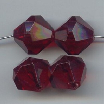 12 VINTAGE RUBY ACRYLIC FACETED 18mm. BEADS 6035