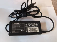 Genuine Toshiba Series AC Adapter PA3714U-1ACA