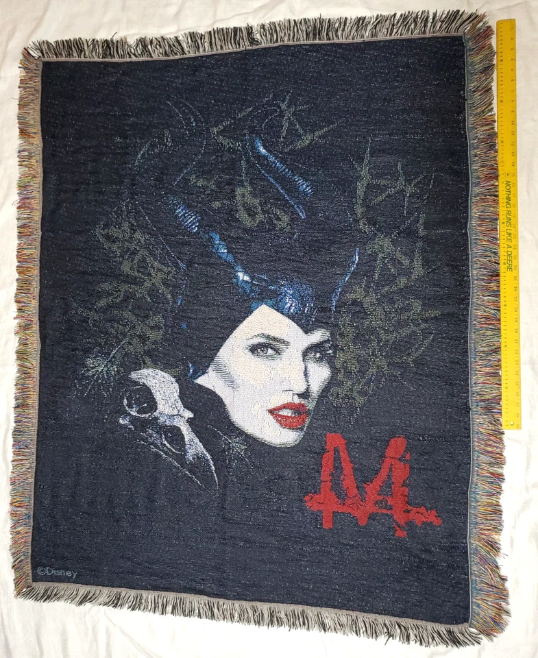 Manta de tapiz tejida Maléfica villanos de Disney 48”X60” Angelina Jolie Foto 3 de 4