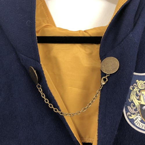 Universal's Harry Potter Hufflepuff Robe Deluxe - Adult, Chain Closure, Quality - Picture 3 of 13