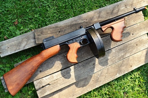 Non-Firing Denix Replica M1928 Thompson Submachine Gun - Gangster - Tommy Gun - Picture 10 of 12