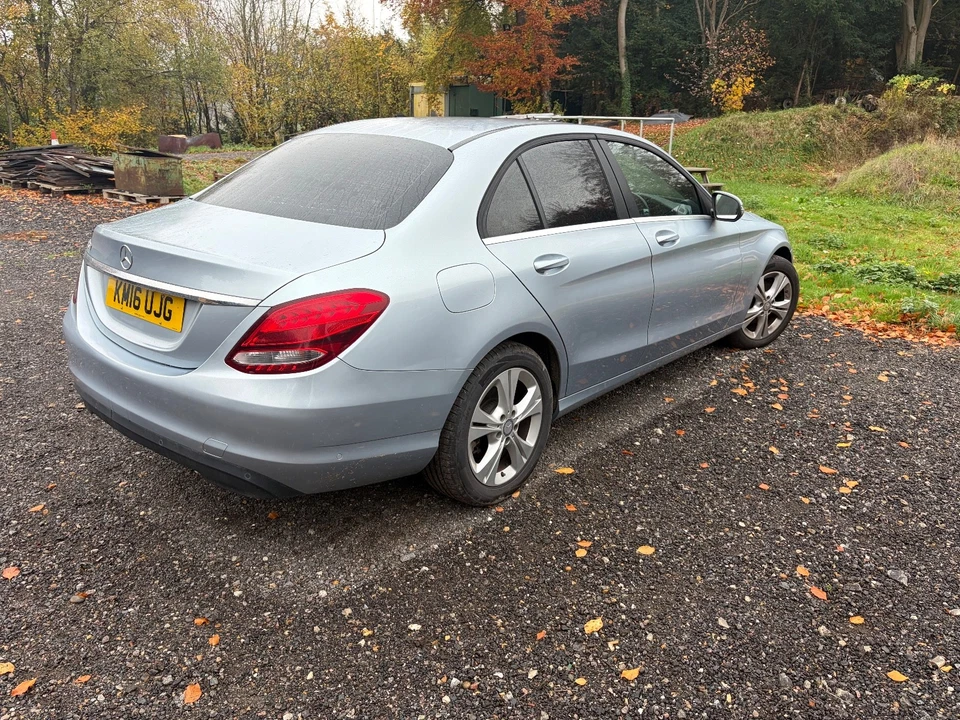 2015 Mercedes-Benz C Class 2.1 C220 BlueTEC SE G-Tronic+ Euro 6 (s/s) 4dr SALOON - Image 3 of 4