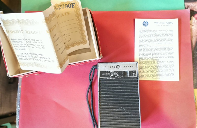Used Vintage GE Portable AM Solid State Portable Radio/Battery-P2790/Manual