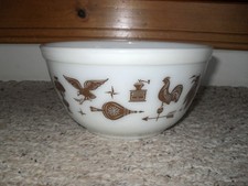 Vintage Pyrex Early American 1 1/2 qt. Mixing...