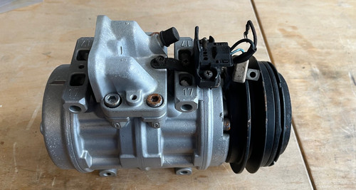 Kompressor Klimaanlage mit Kupplung Mercedes Oldtimer 116 131 01 01 überholt