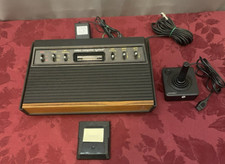 Atari 2600 6 Switch Woodgrain Console, 1 Controller & Frogger Game - Tested!