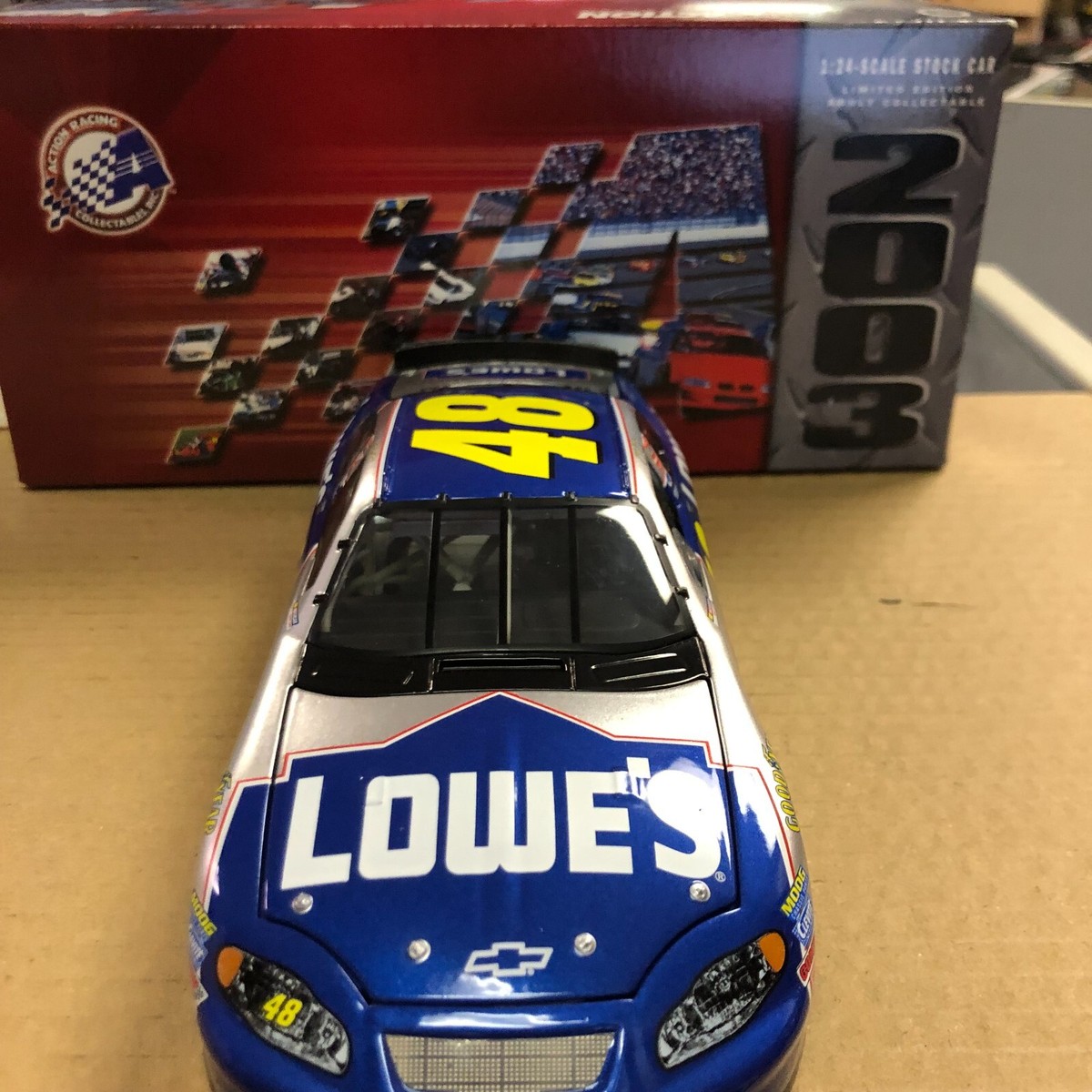 Jimmie Johnson #48 Lowe's 2003 Monte Carlo 1:24 P/N 103577 1