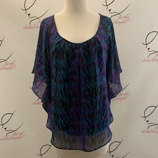 Express.  Size Medium.  Semi Sheer Lined Kimono Style Top.  Poly blend.  B41.