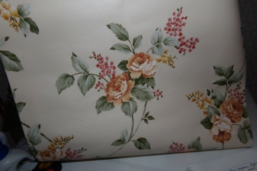 QUALITY VINYL WALLCOVERING READY PASTED FLORAL ROSES DOUBLE ROLL 56 SQ. FT. - Picture 4 of 5