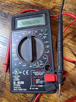 Digital Multimeter DT830 AC DC Voltage Volt 10 Amp Resistance Ohm Meter NIB