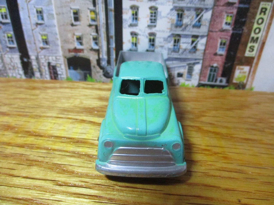 Vintage 1950s Tootsietoy Diecast Green Pick Up Truck 4''L~EXCELLENT - Image 2 of 4